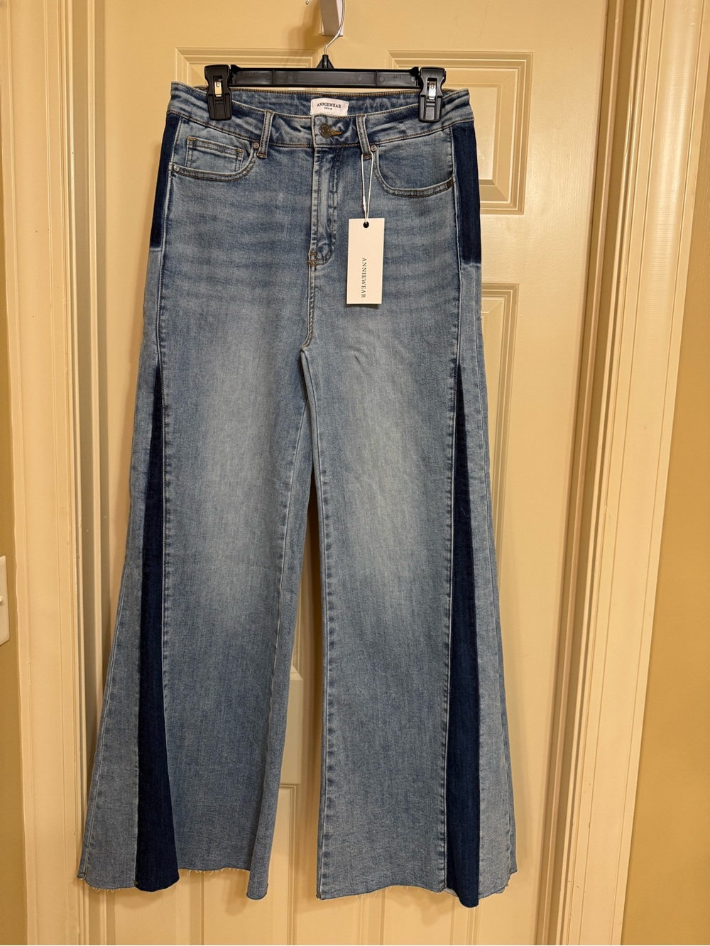 Contrast-Panel Light Blue Wide-Leg Jeans